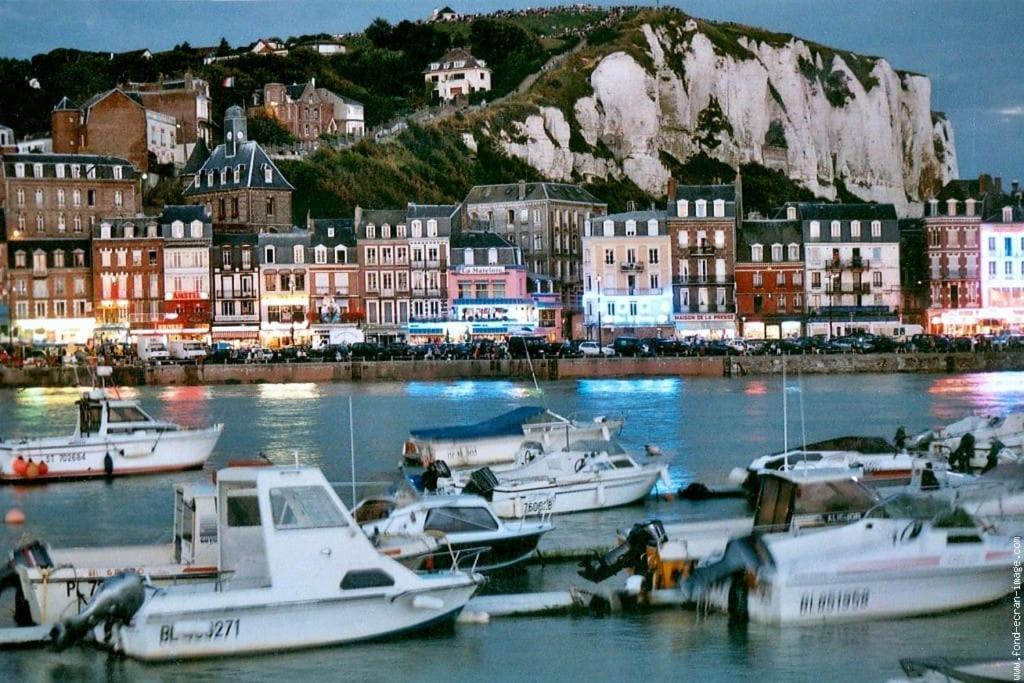 Logement A Deux Pas De La Plage Et Des Commerces ル・トレポール エクステリア 写真